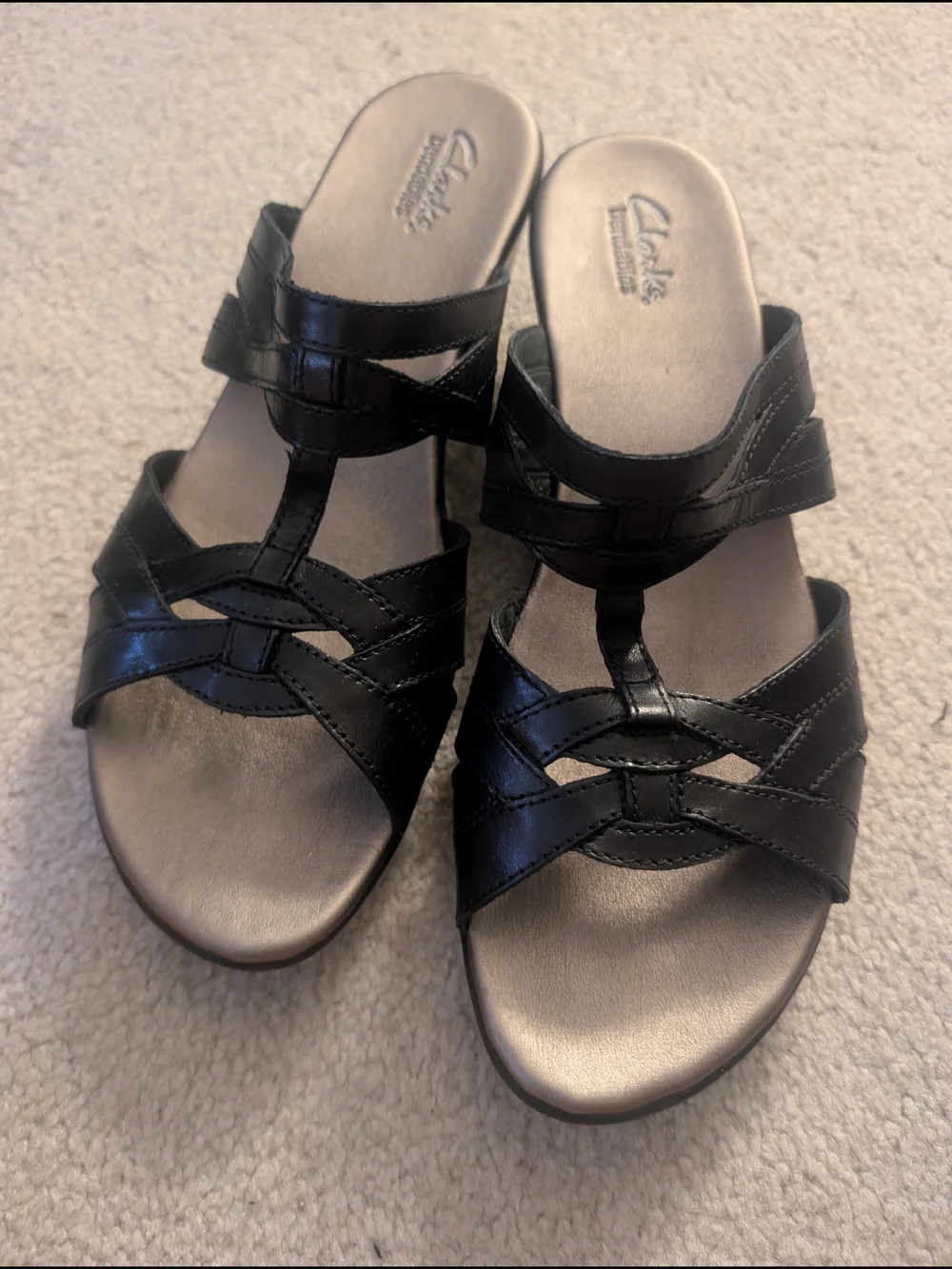 New Clarks Women’s Black Leather Slide Sandals